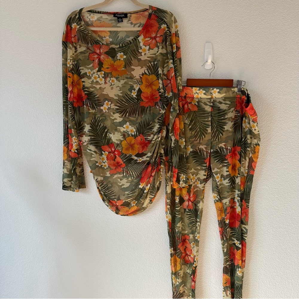 Rouge Collection Floral Camouflage Top and‎ Pants Set 4X